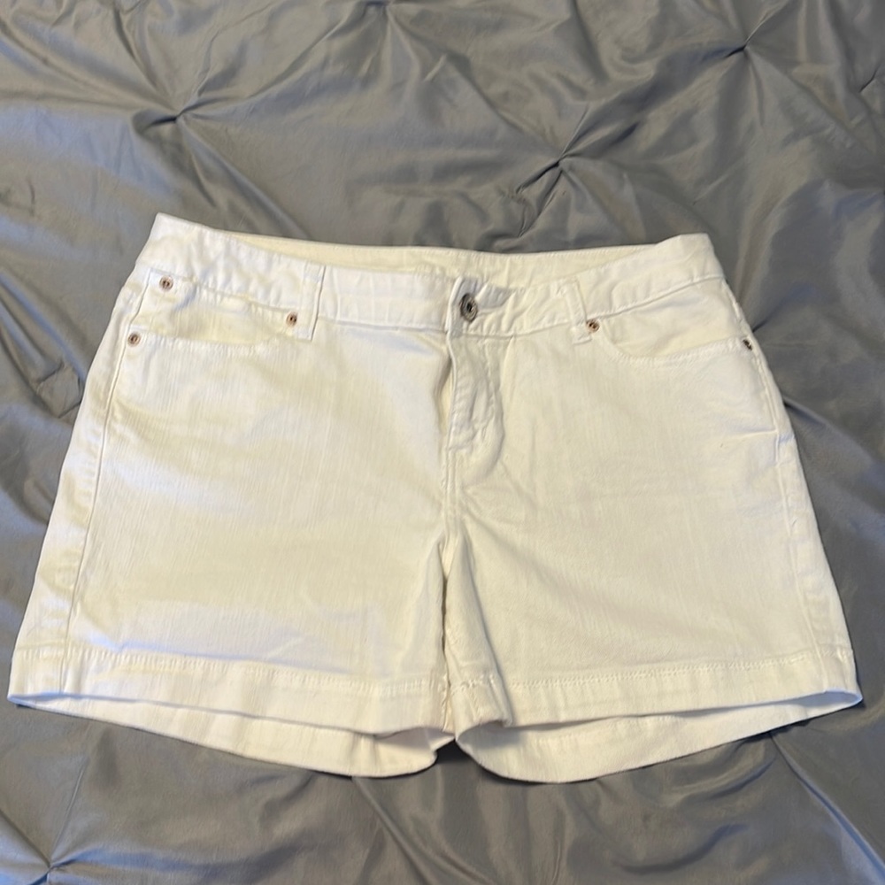 White Maurice’s shorts